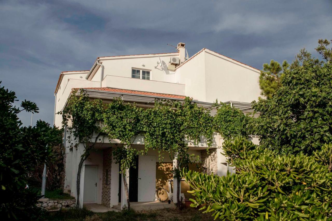 Guesthouse Sime 콜란 외부 사진